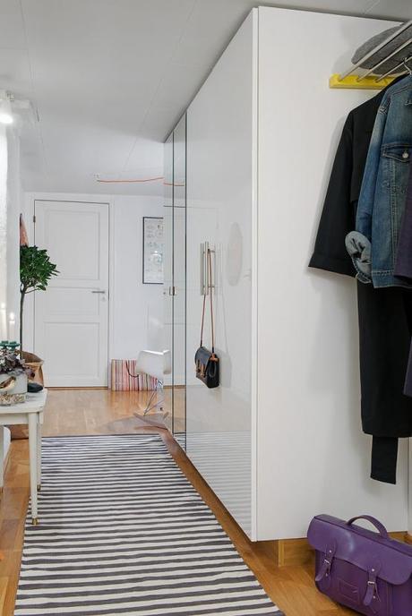 ventanas en el techo muebles de madera usada mobiliario accesorios vintage estilo vintage industrial estilo nórdico escandinavo estilo moderno estilo ecléctico decoración interiores decoración áticos blog decoración nórdica 50 m² eclécticos y modernos para chicos 