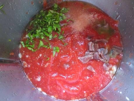 Espaguetis de calabacín a la putanesca