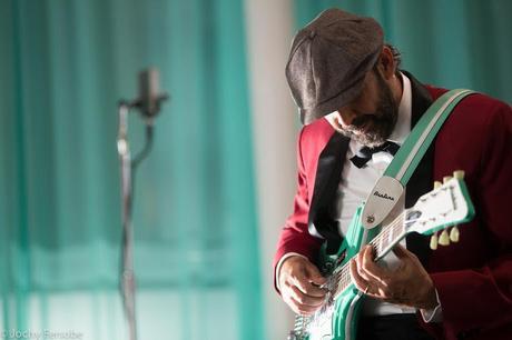 JUAN LUIS GUERRA #1 EN EL LATIN AIRPLAY CHART DE BILLBOARD EN ESTADOS UNIDOS Y PUERTO RICO CON “TUS BESOS” juan luis guerra