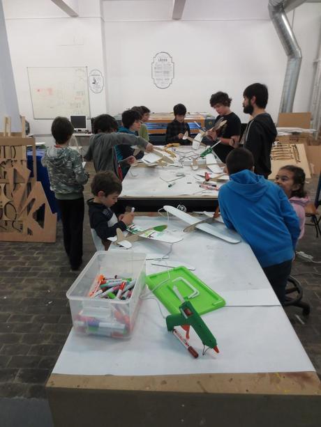 Taller de aeromodelismo de fabLAB.