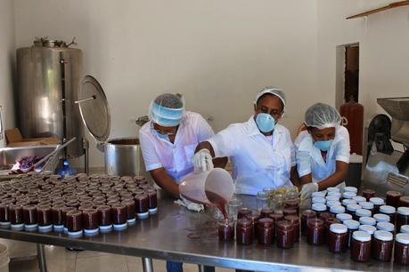 Cultivadores inician fábrica mermelada de uva La NEIBANA.
