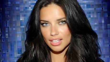 Adriana Lima Maquillaje Ojos Azules