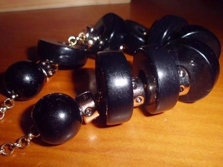 collar negro