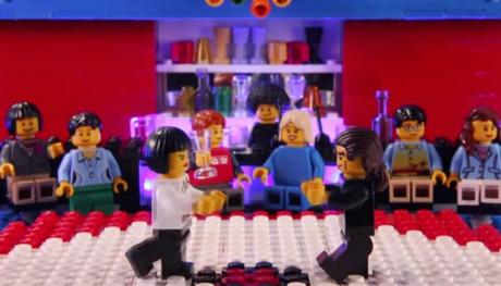 Los muñecos de Lego emulan el baile de John Travolta y Maria de Medeiros en el largometraje Pulp Fiction