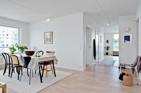 Terrazas en los pisos nórdicos pisos y áticos en países nórdicos grandes terrazas decoración encimera de mármol de Carrara diseño de exteriores blog estilo nordico escandinavo blog decoracion interiores balcones y terrazas diseño armarios con puertas correderas 