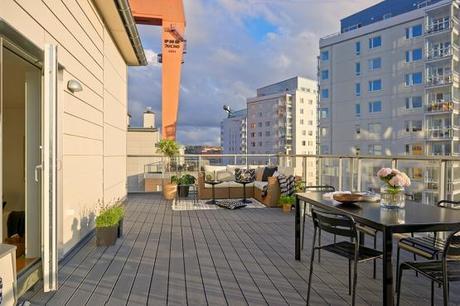 Terrazas en los pisos nórdicos pisos y áticos en países nórdicos grandes terrazas decoración encimera de mármol de Carrara diseño de exteriores blog estilo nordico escandinavo blog decoracion interiores balcones y terrazas diseño armarios con puertas correderas 