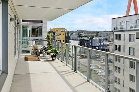 Terrazas en los pisos nórdicos pisos y áticos en países nórdicos grandes terrazas decoración encimera de mármol de Carrara diseño de exteriores blog estilo nordico escandinavo blog decoracion interiores balcones y terrazas diseño armarios con puertas correderas 