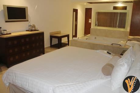 Isla Mujeres Palace: Tu Lugar Reservado en el Paraíso Cama cómoda