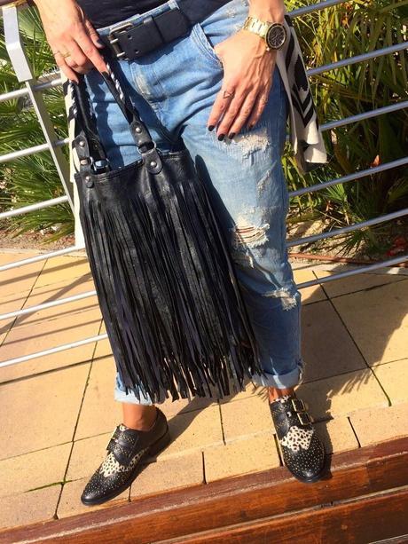 Poncho/Kimono + Ripped boyfriend jeans