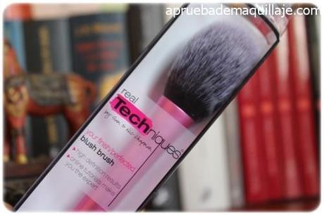 Regalos de Cumpleaños 2014 – Volumen 1 Brocha para colorete Blush Brush de Real Techniques