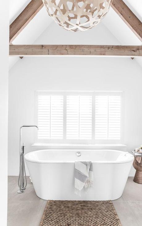 UN LUMINOSO BAÑO DE ENSUEÑO