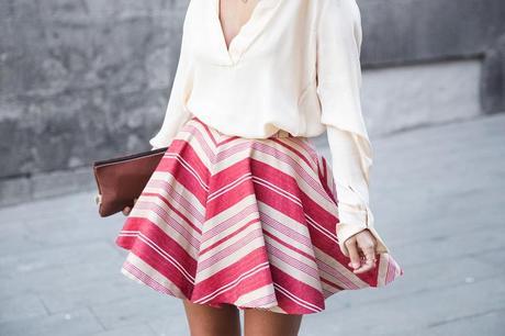 MAN BAG Vintage_Clutch-Striped_Skirt-Blouse-Alexander_Wang_Shoes-Outfit-Street_Style-35