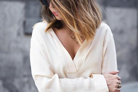 MAN BAG Vintage_Clutch-Striped_Skirt-Blouse-Alexander_Wang_Shoes-Outfit-Street_Style-32