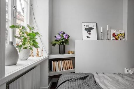 Piso pequeño con paredes grises pisos pequeños distribución Piso pequeño con paredes grises paredes grises estilo nórdico estilo nórdico escandinavo diseño interiores pequeños decoración mini pisos decoración espacios pequeños decoración en gris y negro blog decoracion interiores