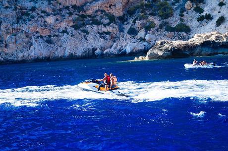 from_the_summer_cuttybandistas_with_cutty_shark_glamour_narcotico_mallorca_ibiza_formentera_mediterraneo_fashion_blogger (23)