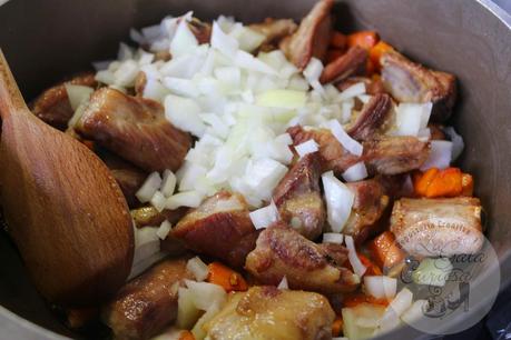 PATATAS GUISADAS CON COSTILLA DE CERDO