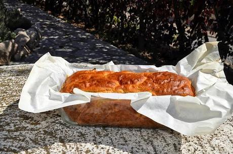 Bizcocho de ciruelas y pistachos