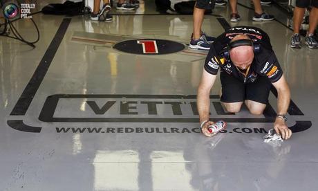 Asesinato en el paddock (Murder in the Paddock) - JÄÄ