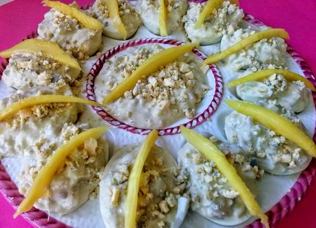 Huevos Rellenos de Gambas y Mango