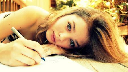 Cómo escribir artículos online de forma rápida en tan solo siete pasos Drawing stuff for a while - Foto de Deana en Flickr