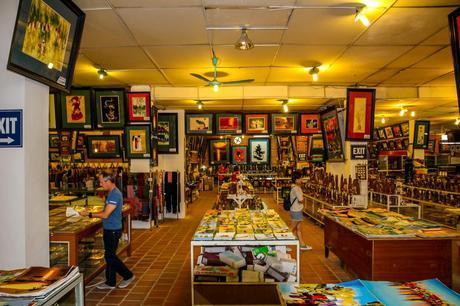 En crucero por Halong Bay Parada obligatoria souvenirs