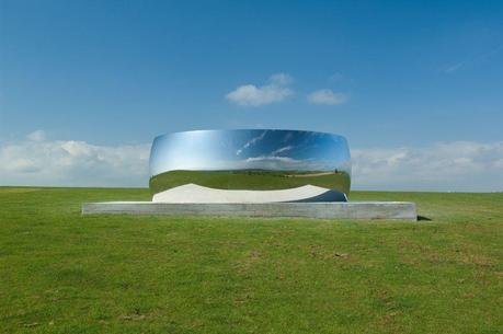 Anish Kapoor - c curve 2007