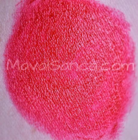 Barra de labios Amazing Colección Atomic de MAKEUP REVOLUTION -