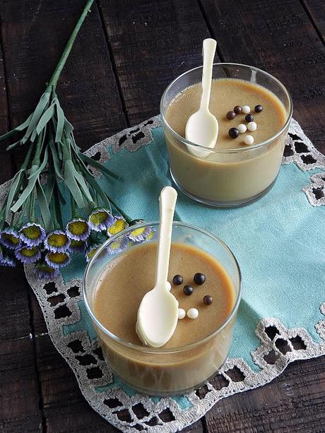 Vasitos de chocolate blanco y caramelo