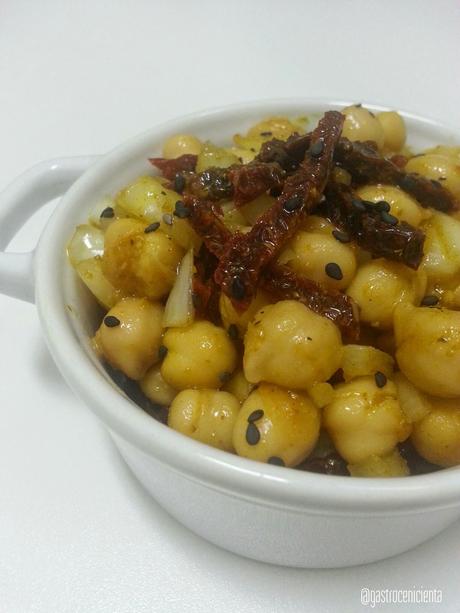 Ensalada de Garbanzos y Tomates Secos al Curry