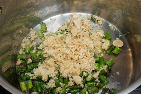 Rigatoni con espárragos verdes y tomates secos