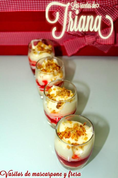 Vasitos de mascarpone y fresa