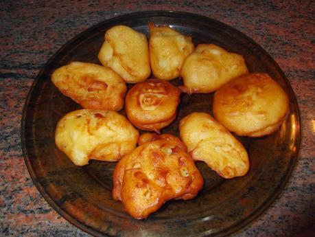 BUÑUELOS DE PERA
