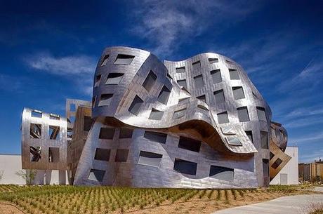 FRANK GEHRY: esculpiendo la arquitectura