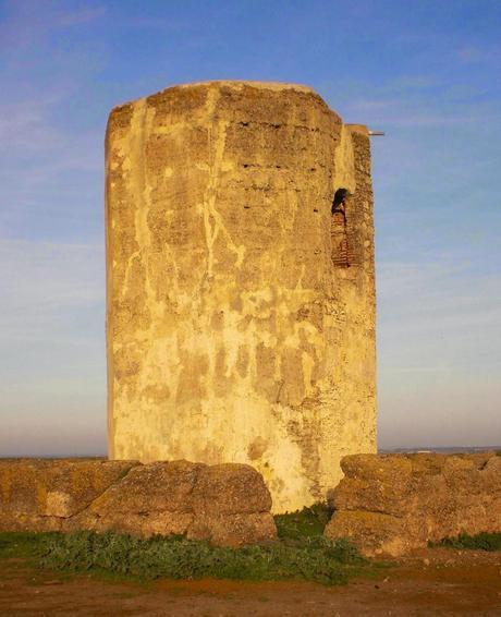 Colaboraciones de Extremadura, caminos de cultura: Atalayas musulmanas de Badajoz, en Castillosnet