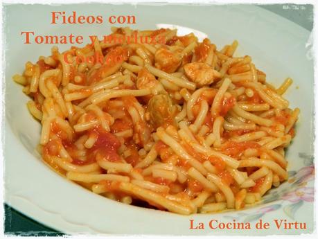 Fideos con tomate y merluza