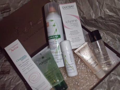 cajita de belleza con cosmeticos