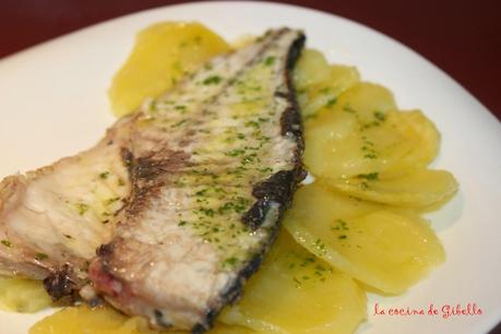 Dorada a la plancha en aceite de ajo y perejil