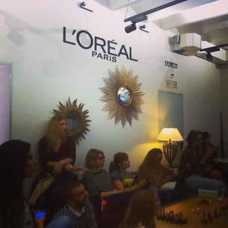 Todas atentas s @anittaruiz y su Master class con @lorealparis_es, genial #redlipstodoslosdias @PinupShowroom