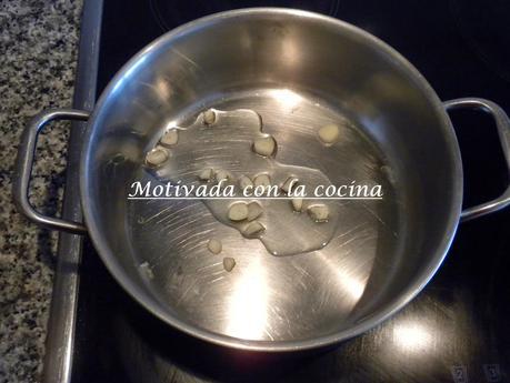 Salchichas en salsa de peras Salchichas en salsa de peras