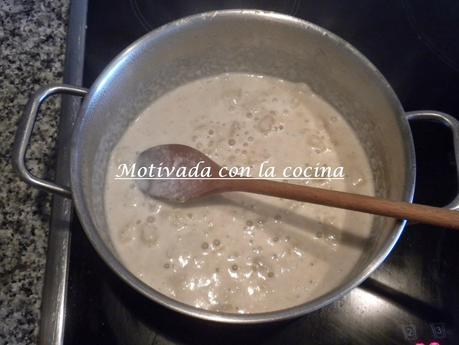 Salchichas en salsa de peras