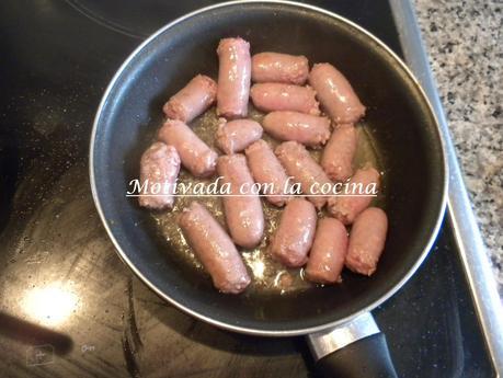 Salchichas en salsa de peras Salchichas en salsa de peras