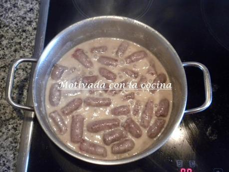 Salchichas en salsa de peras Salchichas en salsa de peras