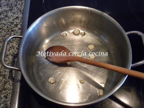 Salchichas en salsa de peras Salchichas en salsa de peras