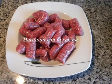 Salchichas en salsa de peras Salchichas en salsa de peras