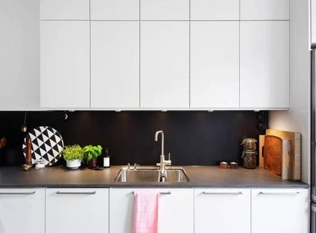 Diseños de los 60 en un piso muy actual sillas serie 7 lampara flower pot lampara aj estilo nórdico escandinavo mitad de siglo estilo moderno contemporáneo estilo mid century modern estantería string diseños de los 60 decoración decoración de salones decoración de interiores blog