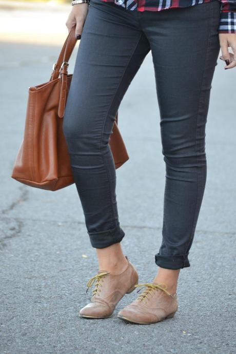 Look: cuadros + jeans + Oxford