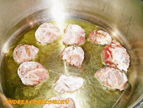 CARRILLERAS CON PURÉ DE PATATAS Y CASTAÑAS Y SALSA DE SUS VERDURAS CON VAINILLA.