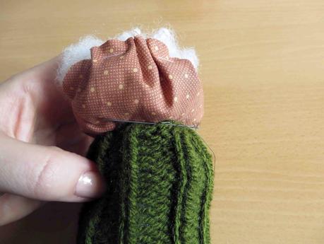 Tutorial: cactus alfiletero de punto. Patrón gratuito. / Tutorial: knitted cactus pincushion. Free pattern.