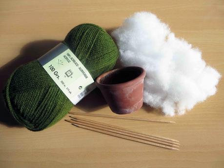 Tutorial: cactus alfiletero de punto. Patrón gratuito. / Tutorial: knitted cactus pincushion. Free pattern.