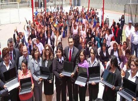En Huacho: GORE LIMA INICIO ENTREGA DE LAPTOS A MAESTROS DE NIVEL INICIAL…